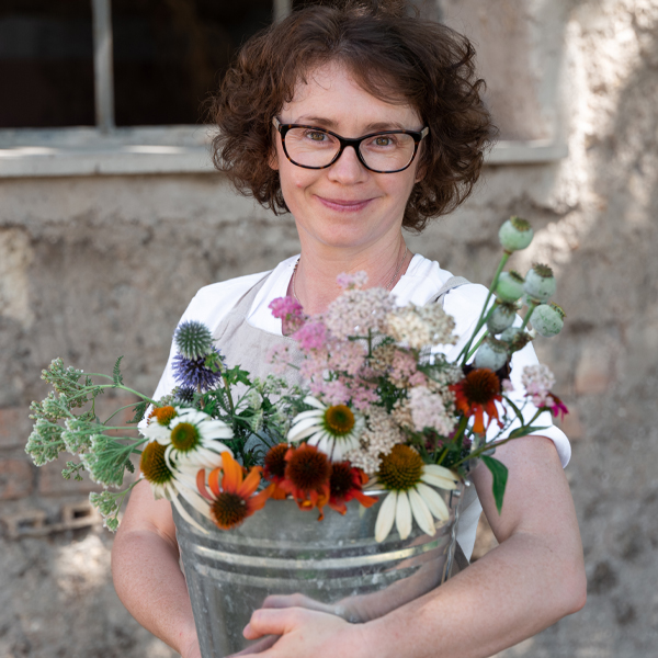 2021 Floret Online Workshop Scholarship winner Ana Maria Spinu