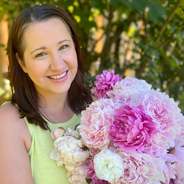 Annie Gilbert holding bouquet